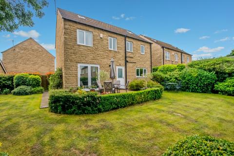 5 bedroom detached house for sale, Wadsworth Court, Cleckheaton, BD19