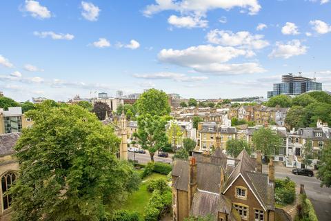 4 bedroom flat to rent, Oakwood Court, London