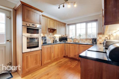 4 bedroom detached house for sale, White Hart Drive, Benwick