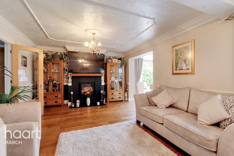 4 bedroom detached house for sale, White Hart Drive, Benwick