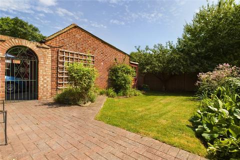 48 Cavalier Close, Theale, Reading, RG7 5DJ