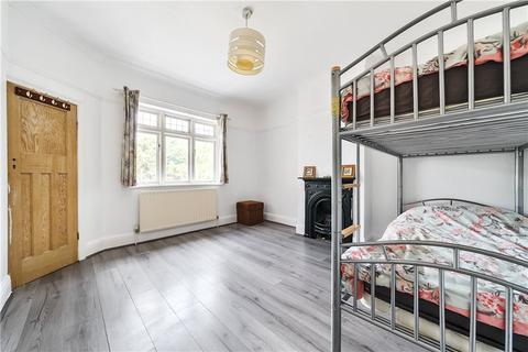28 Darwin Road, Welling, DA16 2EG