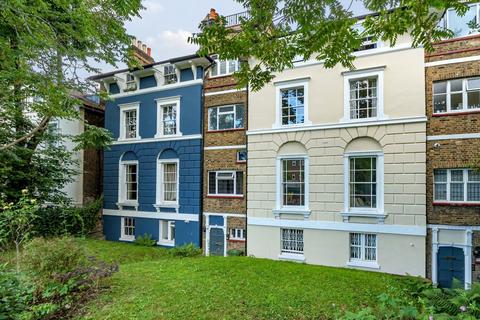 3 bedroom apartment for sale, Lee Terrace, London