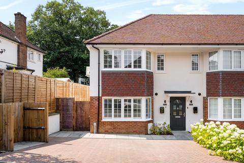 2 bedroom house for sale, Castle View Road, Weybridge, KT13