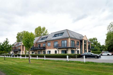 2 bedroom apartment to rent, Woolston Manor, Chigwell IG7