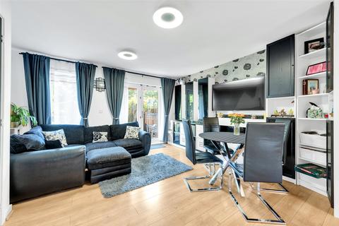 37 Cameron Drive, Dartford, DA1 5GN