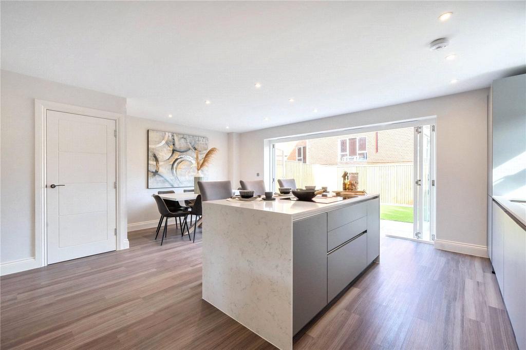 Kitchen / Dining