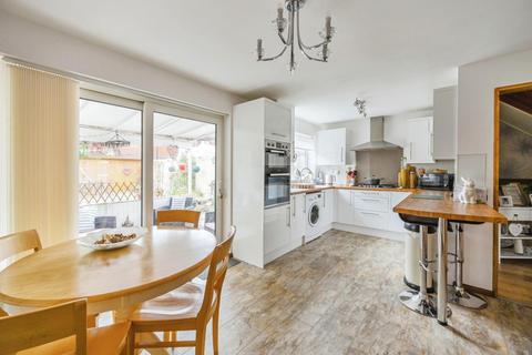 6 Stonepit, Tamworth, B77 1DN