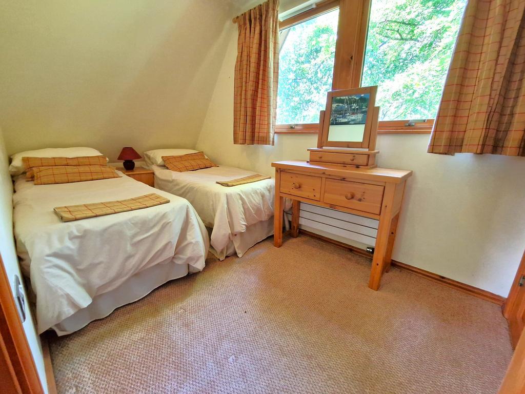 Twin Bedroom