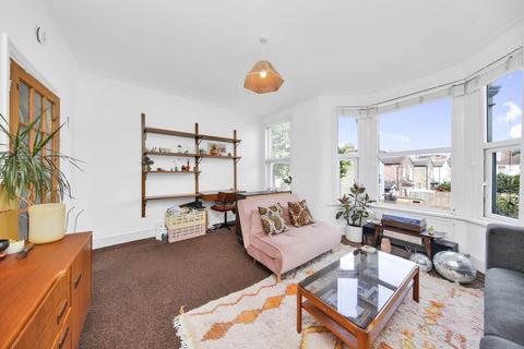 1 bedroom flat for sale, Simmonds Road, Leyton, E10