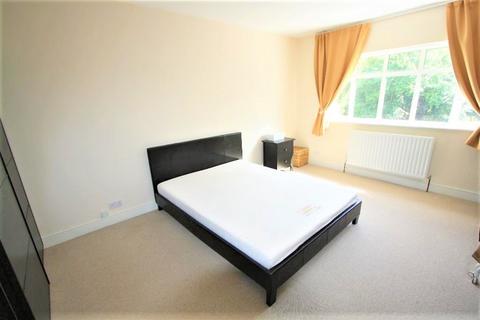 4 bedroom semi-detached house to rent, Chislehurst BR7