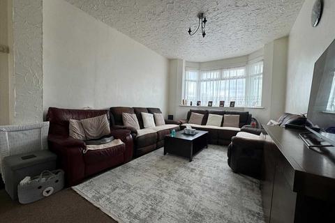 3 bedroom terraced house to rent, Hornchurch Road, Hornchurch, Hornchurch