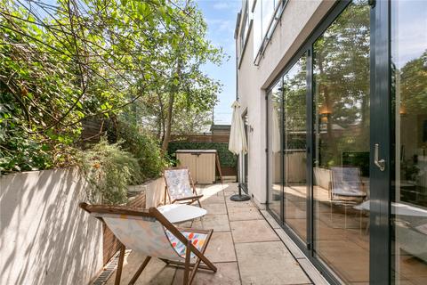 45 Forthbridge Road, London, SW11 5NX