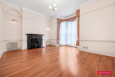 3 bedroom apartment to rent, Addison Road Kensington W14