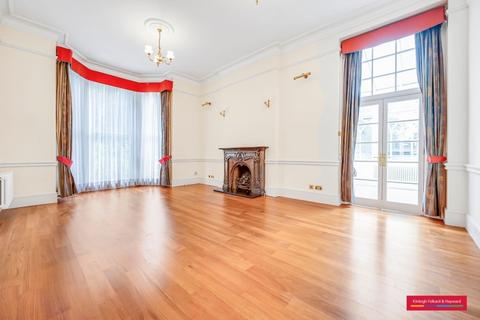 3 bedroom apartment to rent, Addison Road Kensington W14