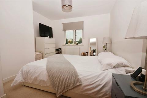 13 Ainger Close, Aylesbury, HP19 8JW