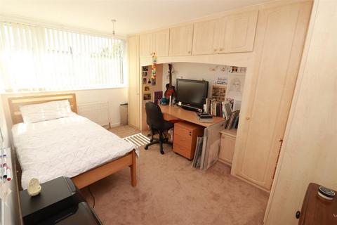 10 Lyndale Road, Yate, Bristol, BS37 4DD