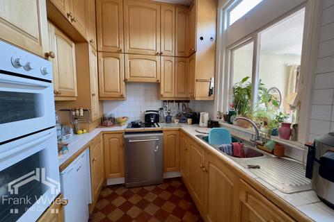 6 bedroom semi-detached house for sale, Blackpool Road, Ansdell