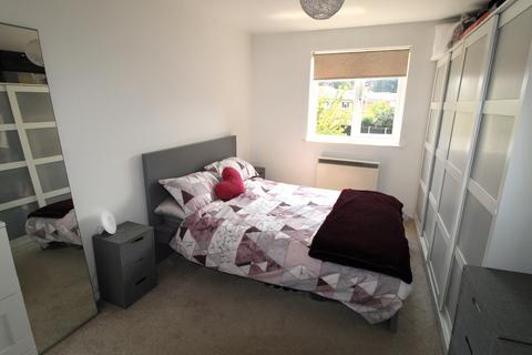 79 Latimer Drive, Hornchurch, RM12 6TN