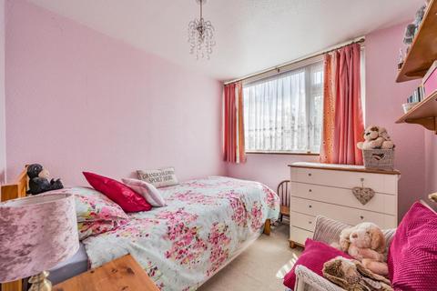 20 Chaplin Crescent, Sunbury-on-thames, TW16 7JE