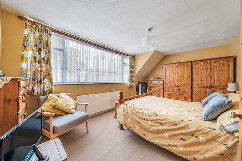 20 Chaplin Crescent, Sunbury-on-thames, TW16 7JE