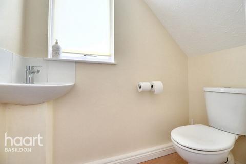 2 Bowfell Court, Langdon Hills, Basildon, SS16 6SU