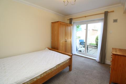 1 bedroom in a house share to rent, Rossmore Road, Poole