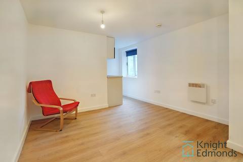 Studio to rent, Queen Anne Road, Coronet House, ME14