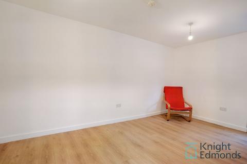 Studio to rent, Queen Anne Road, Coronet House, ME14