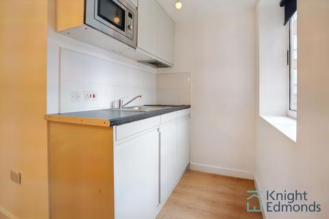 Studio to rent, Queen Anne Road, Coronet House, ME14