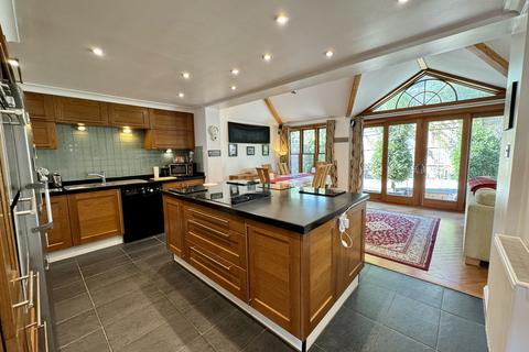 4 bedroom detached house for sale, Darwell Drive, Stone Cross, Pevensey, East Sussex, BN24