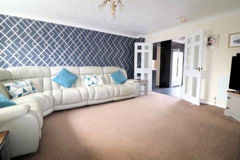 25 Lowry Close, Erith, DA8 1PN