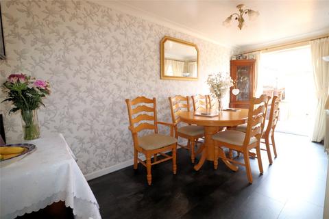 25 Lowry Close, Erith, DA8 1PN