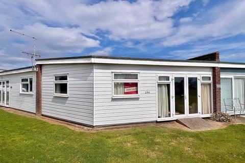 2 bedroom chalet for sale, Winterton On Sea