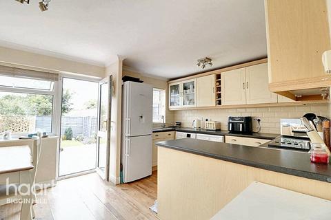12 Wakely Close, Biggin Hill, Westerham, TN16 3RR