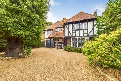 4 bedroom detached house for sale, Tring Road, Aylesbury