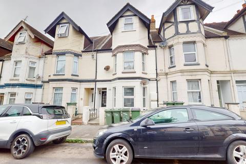 1 bedroom flat to rent, Linden Crescent, Folkestone CT19 5SB