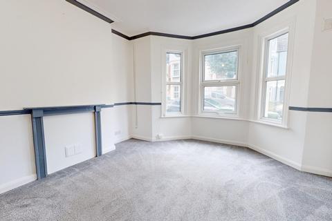 1 bedroom flat to rent, Linden Crescent, Folkestone CT19 5SB