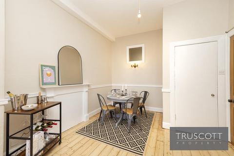 122/2 Bruntsfield Place, Edinburgh, EH10 4ES