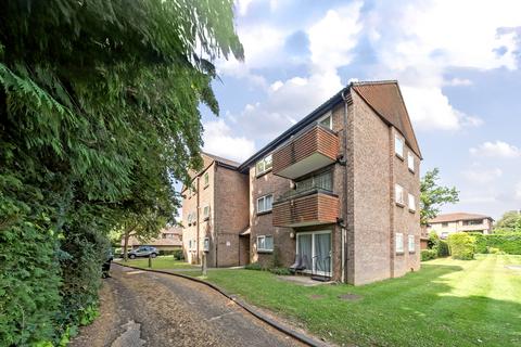 2 bedroom flat for sale, Roseberry Court, Nascot Wood  WD17 4PQ