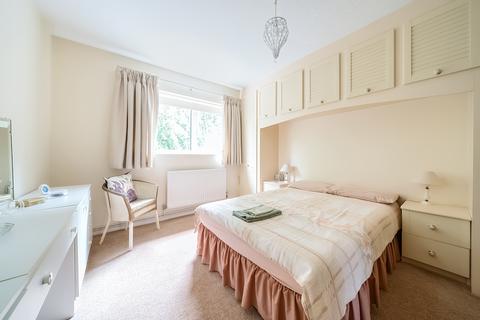 2 bedroom flat for sale, Roseberry Court, Nascot Wood  WD17 4PQ