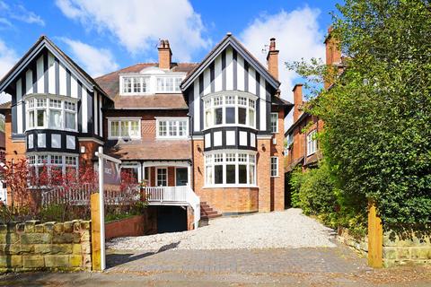 16 Ashleigh Road, Solihull, B91 1AE