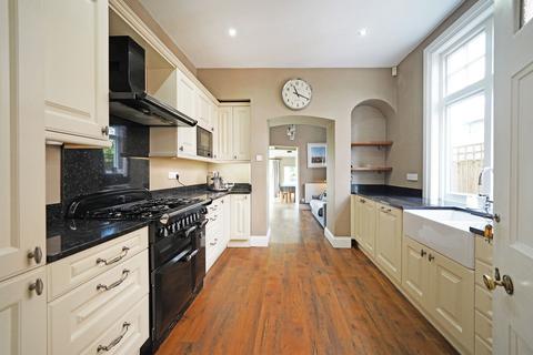 16 Ashleigh Road, Solihull, B91 1AE