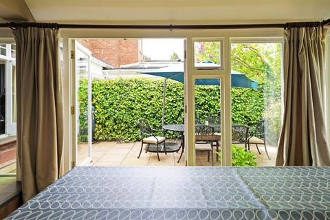 16 Ashleigh Road, Solihull, B91 1AE