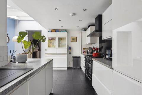 112 Reading Road, Henley-on-thames, RG9 1DN