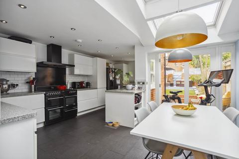 112 Reading Road, Henley-on-thames, RG9 1DN