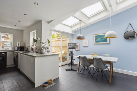 112 Reading Road, Henley-on-thames, RG9 1DN