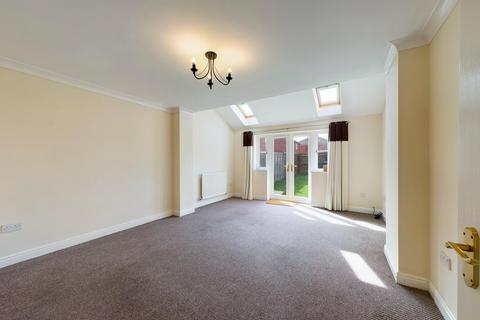 3 bedroom townhouse to rent, Swansmoor Drive, Hixon, ST18