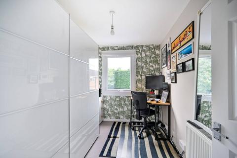 73 Testwood Road, Windsor, SL4 5RR