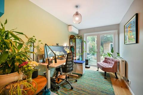 73 Testwood Road, Windsor, SL4 5RR